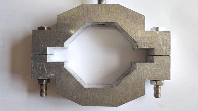 槽車(chē)快速接頭防脫裝置