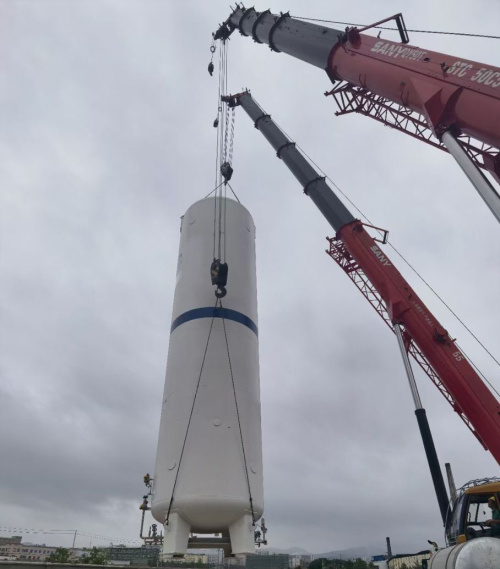 LNG低溫閥門_低溫截止閥_低溫球閥儲(chǔ)罐應(yīng)用現(xiàn)場(chǎng)